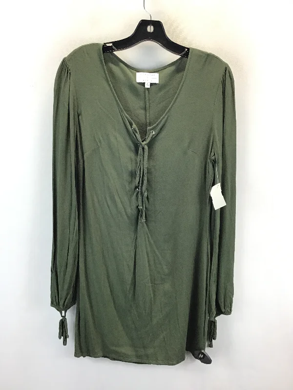 women's tops for those who want to stay warm and stylish during colder weatherDress Short By Clothes Mentor In Olive, Size: S