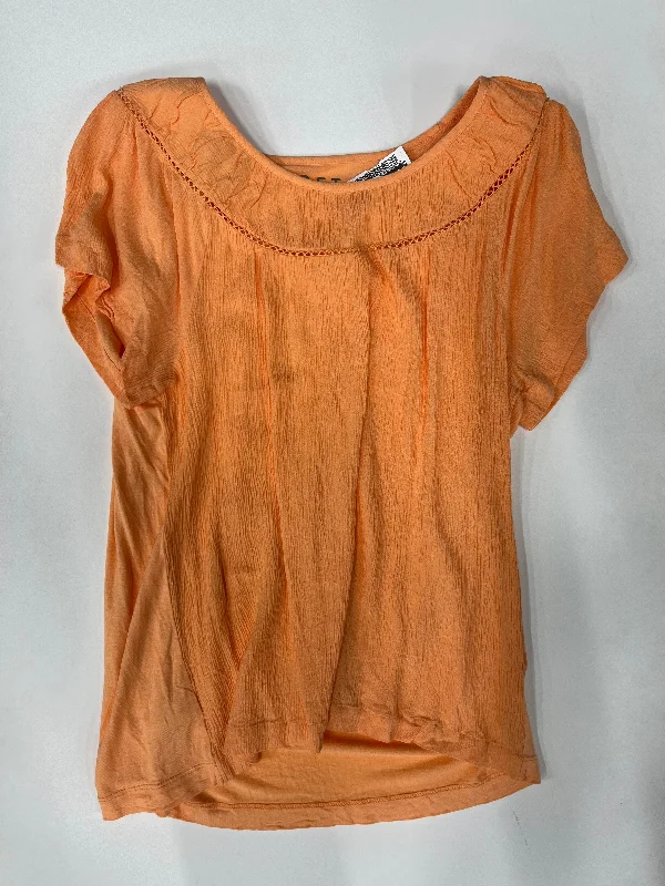 women's tops for those who prefer classic over trendy stylesTop Short Sleeve By Loft  Size: M